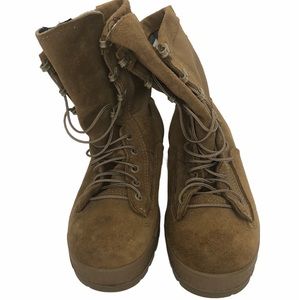 Men’s McRea military boots. Desert tan size 5.5W